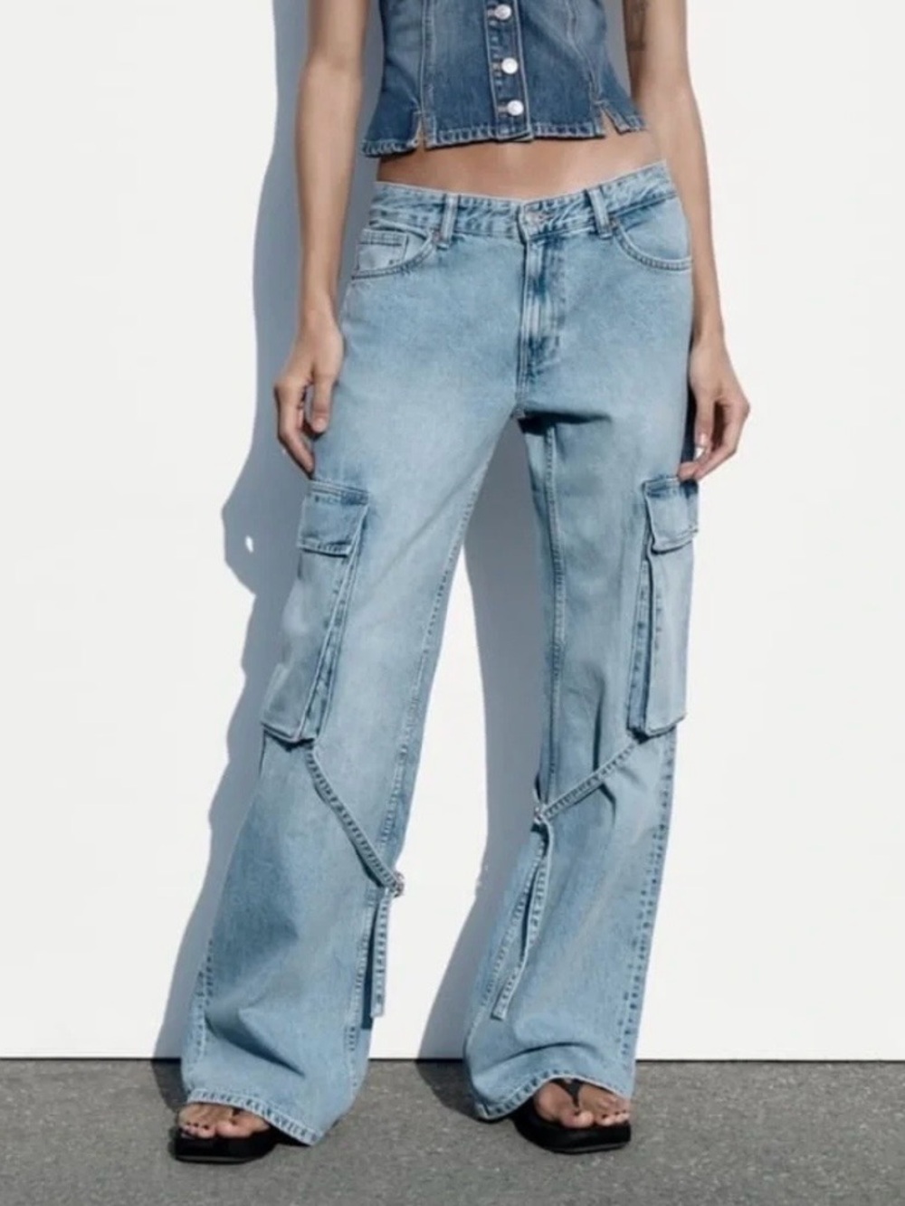 Worn once! ZARA Mid-Rise TRF Blue Denim Cargo Wide-Leg Jeans Size 6